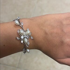 Elegant Silver Pearl Bracelet